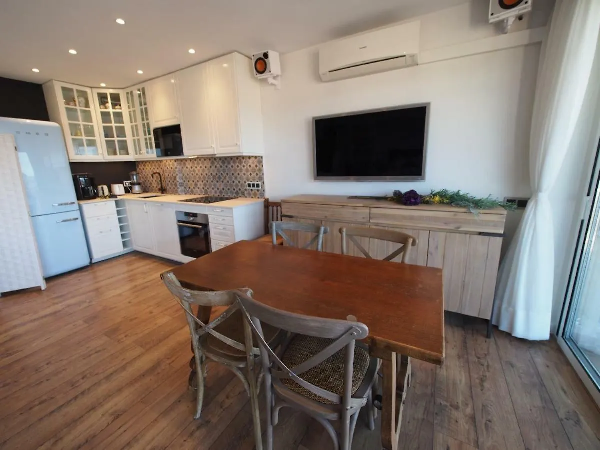 Seafront Apartment In Palamós