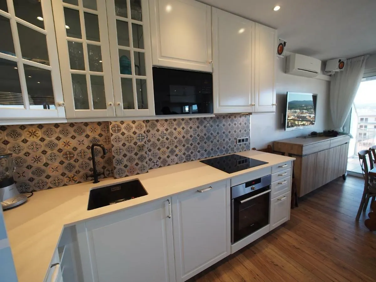 Seafront Apartment In Palamós